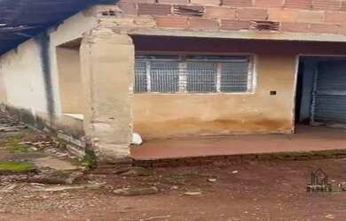 Imagem: O terreno possui 380m² de Área e está localizado em Parque