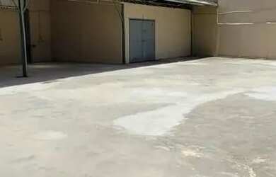 Imagem: O depósito possui 5 Vagas na garagem, 150m² de Área e está