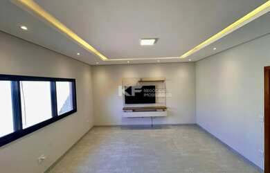 Imagem: A casa possui 3 Dormitórios, 3 Banheiros, 4 Vagas na garagem