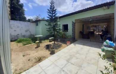 Imagem: A casa possui 2 Dormitórios, 2 Banheiros, 3 Vagas na garagem