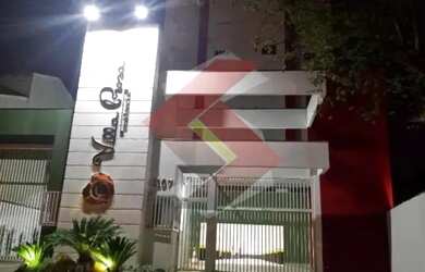 Imagem: O apartamento possui 3 Dormitórios, 1 Banheiro, 2 Vagas na