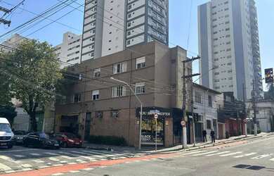 Imagem: O depósito possui 2 Vagas na garagem, 50m² de Área e está