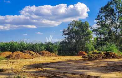 Imagem: O terreno possui 2137m² de Área e está localizado em Vale