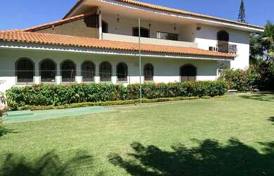 Imagem: A casa em condomínio possui 5 Dormitórios, 5 Banheiros, 5