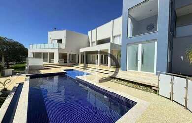 Imagem: A casa em condomínio possui 4 Dormitórios, 5 Banheiros, 5