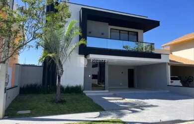 Imagem: A casa em condomínio possui 3 Dormitórios, 3 Banheiros, 4