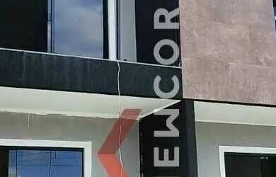 Imagem: A casa possui 2 Dormitórios, 3 Banheiros, 2 Vagas na garagem