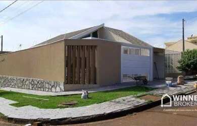 Imagem: A casa possui 3 Dormitórios, 1 Banheiro, 4 Vagas na garagem