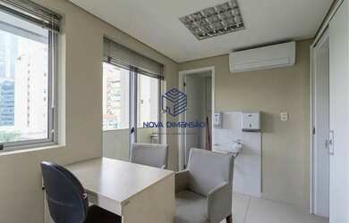 Imagem: O depósito possui 1 Vaga na garagem, 37m² de Área e está