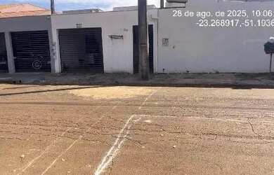 Imagem: A casa possui 2 Dormitórios, 1 Banheiro, 1 Vaga na garagem