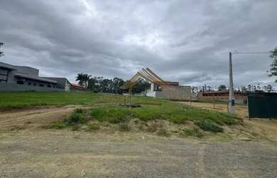 Imagem: O terreno possui 450m² de Área e está localizado em Porangaba