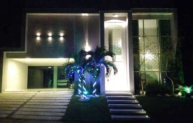 Imagem: A casa possui 5 Dormitórios e está localizado em Centro, Parnamirim