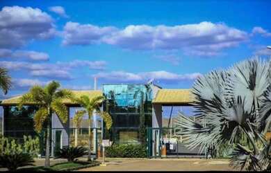 Imagem: O terreno possui 640m² de Área, Churrasqueira, Piscina e