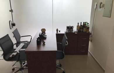 Imagem: O depósito possui 1 Vaga na garagem, 28m² de Área e está