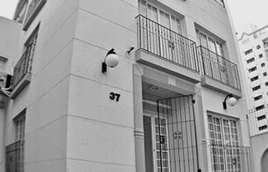 Imagem: O depósito possui 5 Vagas na garagem, 370m² de Área e está