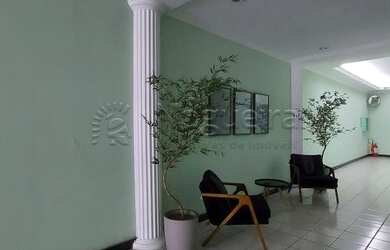 Imagem: O depósito possui 1 Vaga na garagem e 32m² de Área e está