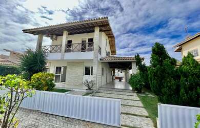 Imagem: A casa em condomínio possui 4 Dormitórios, 1 Banheiro, 3 Vagas