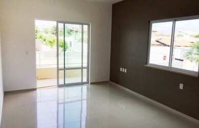 Imagem: A casa possui 3 Dormitórios, 2 Banheiros, 2 Vagas na garagem