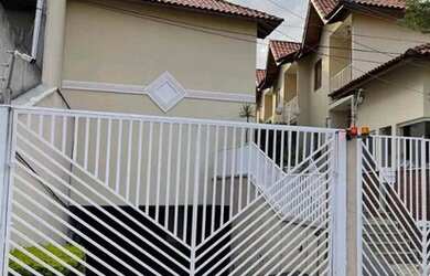 Imagem: A casa em condomínio possui 2 Dormitórios, 1 Banheiro, 2 Vagas