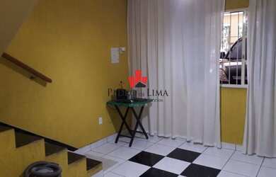 Imagem: A casa possui 4 Dormitórios, 3 Banheiros, 2 Vagas na garagem