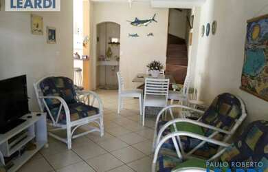 Imagem: A casa em condomínio possui 4 Dormitórios, 3 Banheiros, 2