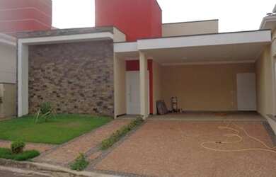 Imagem: A casa em condomínio possui 3 Dormitórios, 4 Banheiros, 2