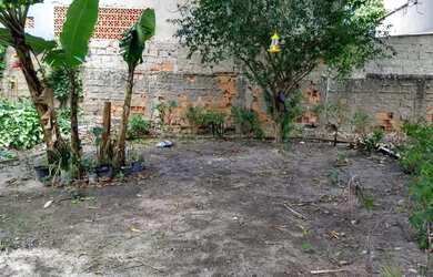 Imagem: O terreno possui 90m² de Área e está localizado em Fluminense