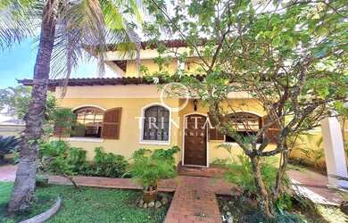 Imagem: A casa em condomínio possui 4 Dormitórios, 3 Banheiros, 4