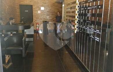 Imagem: O depósito possui 2 Vagas na garagem, 44m² de Área e está