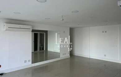 Imagem: O depósito possui 1 Vaga na garagem, 60m² de Área e está