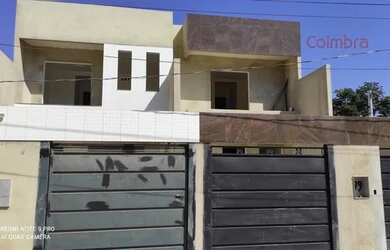 Imagem: A casa possui 2 Dormitórios, 2 Banheiros, 2 Vagas na garagem