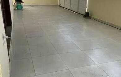 Imagem: A casa possui 3 Dormitórios, 2 Banheiros, 1 Vaga na garagem