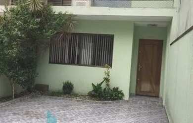 Imagem: A casa possui 3 Dormitórios, 2 Banheiros, 3 Vagas na garagem