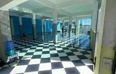 Imagem: O depósito possui 5 Vagas na garagem, 270m² de Área e está