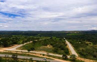 Imagem: O terreno possui 1000m² de Área e está localizado em Almeida