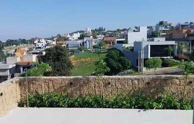 Imagem: A casa em condomínio possui 4 Dormitórios, 5 Banheiros, 4