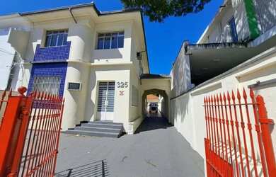 Imagem: O depósito possui 5 Vagas na garagem, 350m² de Área e está