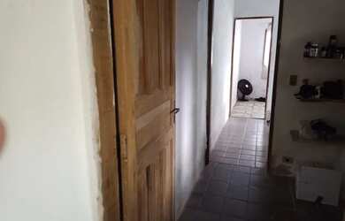 Imagem 5: Casa em dobro. Varanda, 1.500m² de Área, 5 Vagas na garageme5 Dormitórios