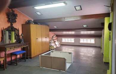 Imagem: A casa possui 4 Dormitórios, 5 Banheiros, 190m² de Área e