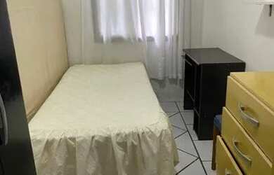 Imagem: O quarto está localizado em Agronômica, Florianópolis para