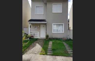 Imagem: A casa em condomínio possui 3 Dormitórios, 2 Banheiros, 2