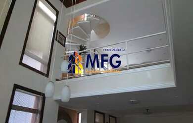 Imagem: A casa em condomínio possui 5 Dormitórios, 5 Banheiros, 4