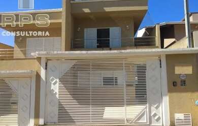 Imagem: A casa possui 4 Dormitórios, 4 Banheiros, 2 Vagas na garagem