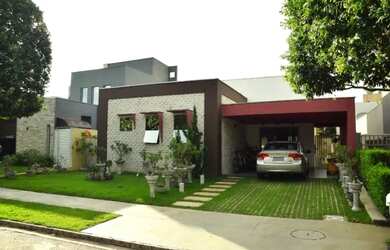 Imagem: A casa em condomínio possui 3 Dormitórios, 4 Banheiros, 2