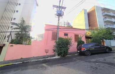 Imagem: A casa possui 3 Dormitórios, 1 Banheiro, 184m² de Área e