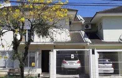 Imagem: A casa possui 3 Dormitórios, 1 Banheiro e 120m² de Área e