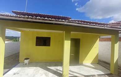 Imagem: A casa possui 2 Dormitórios, 2 Banheiros, 1 Vaga na garagem