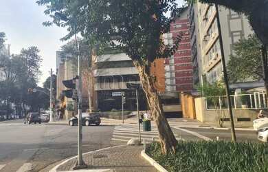 Imagem: O depósito possui 1 Vaga na garagem, 53m² de Área e está