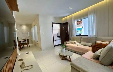 Imagem: A casa em condomínio possui 3 Dormitórios, 4 Banheiros, 2