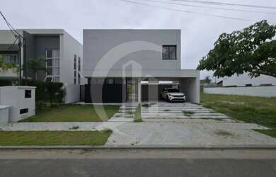 Imagem: A casa em condomínio possui 4 Dormitórios, 5 Banheiros, 2